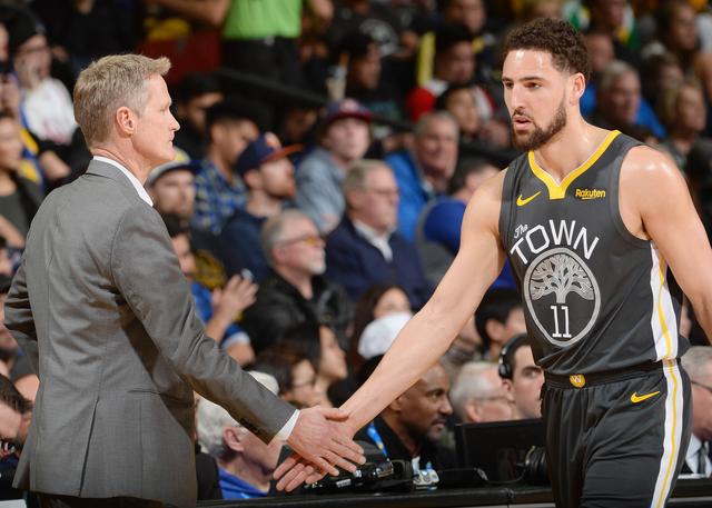 激烈讨论 激烈讨论