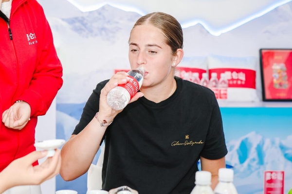 受伤老将汤 受伤老将汤