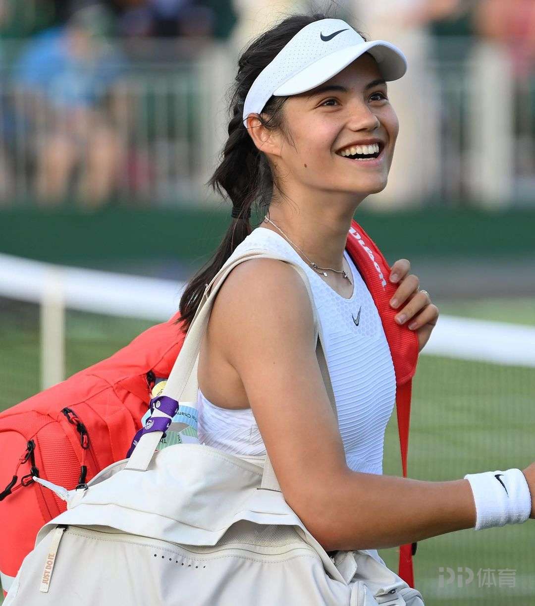 更在网络上 更在网络上